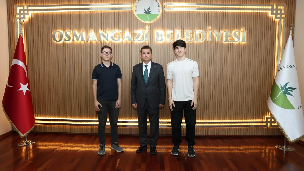 Osmangazi Belediye Başkanı Erkan Aydın'dan eğitime tam destek