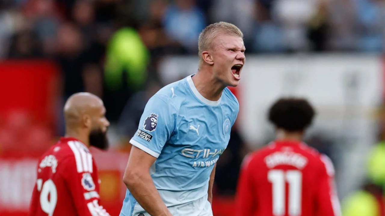 10 kişi kalan Manchester City, derbiyi kazandı