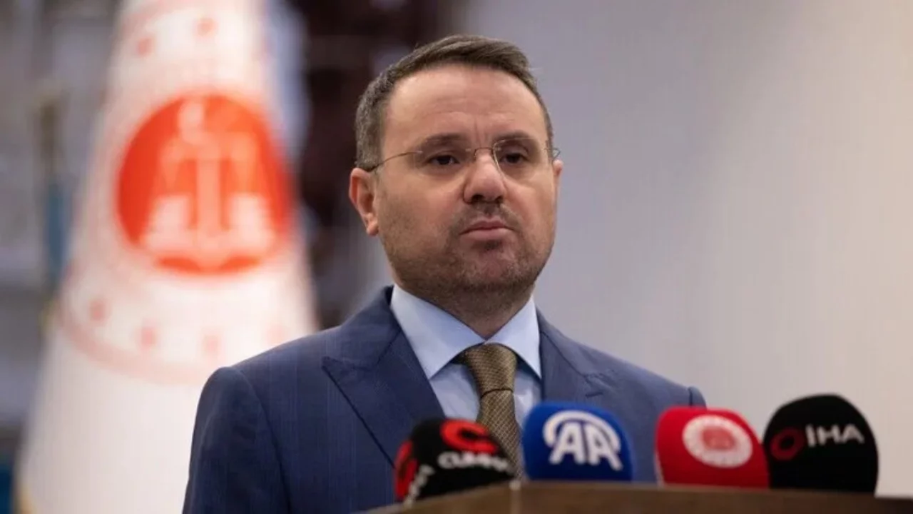 Bakan Gürlek duyurdu: 1613 kişi gözaltına alındı, 618 kişi hakkında yakalama kararı
