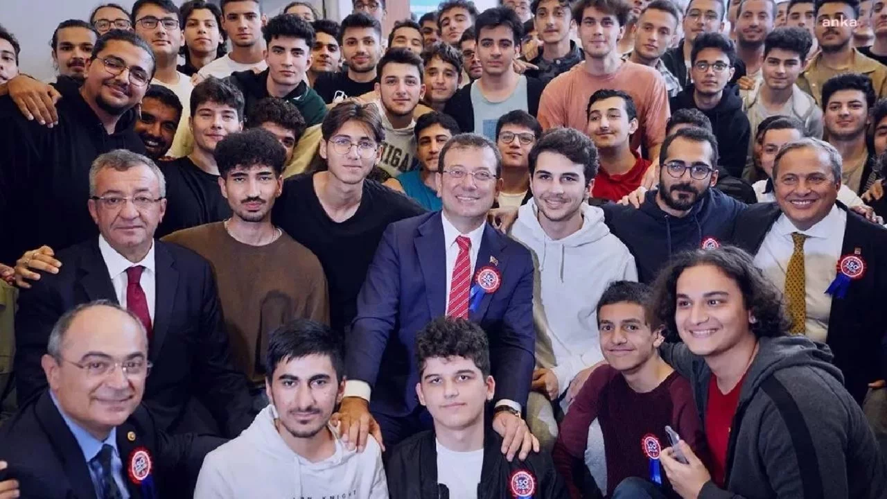 Ekrem İmamoğlu duyurdu: İBB'den öğrenciler için 9 milyarlık destek paketi