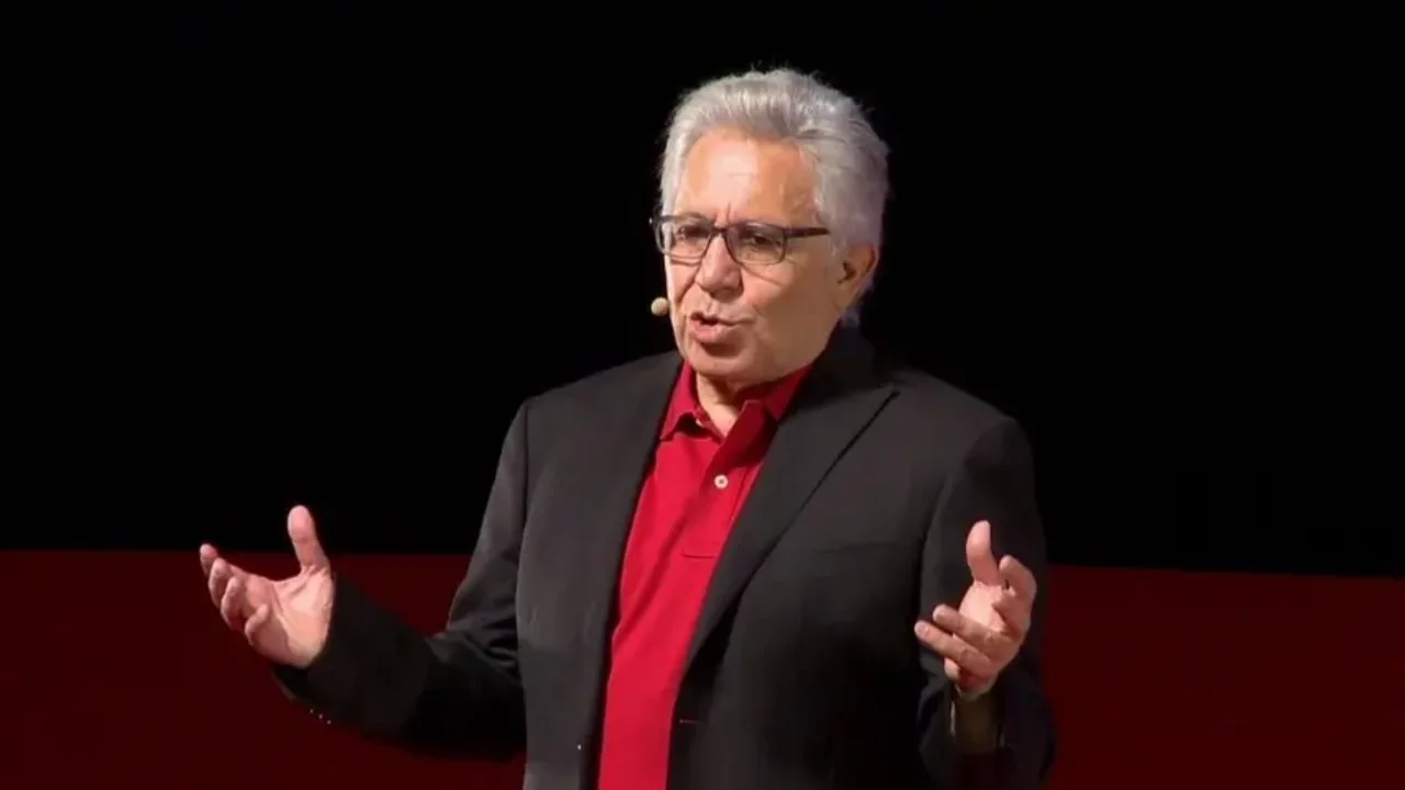 Zülfü Livaneli'den YENİ Parti'ye 2 şarkı önerisi