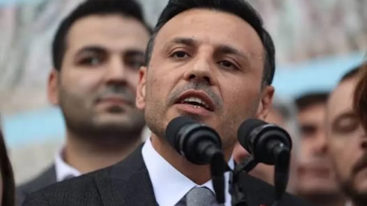 Yeni Parti İstanbul İl Başkanı Özgür Çelik: Kararlı olduğunuz sürece bu milletin önünden sandığı ...
