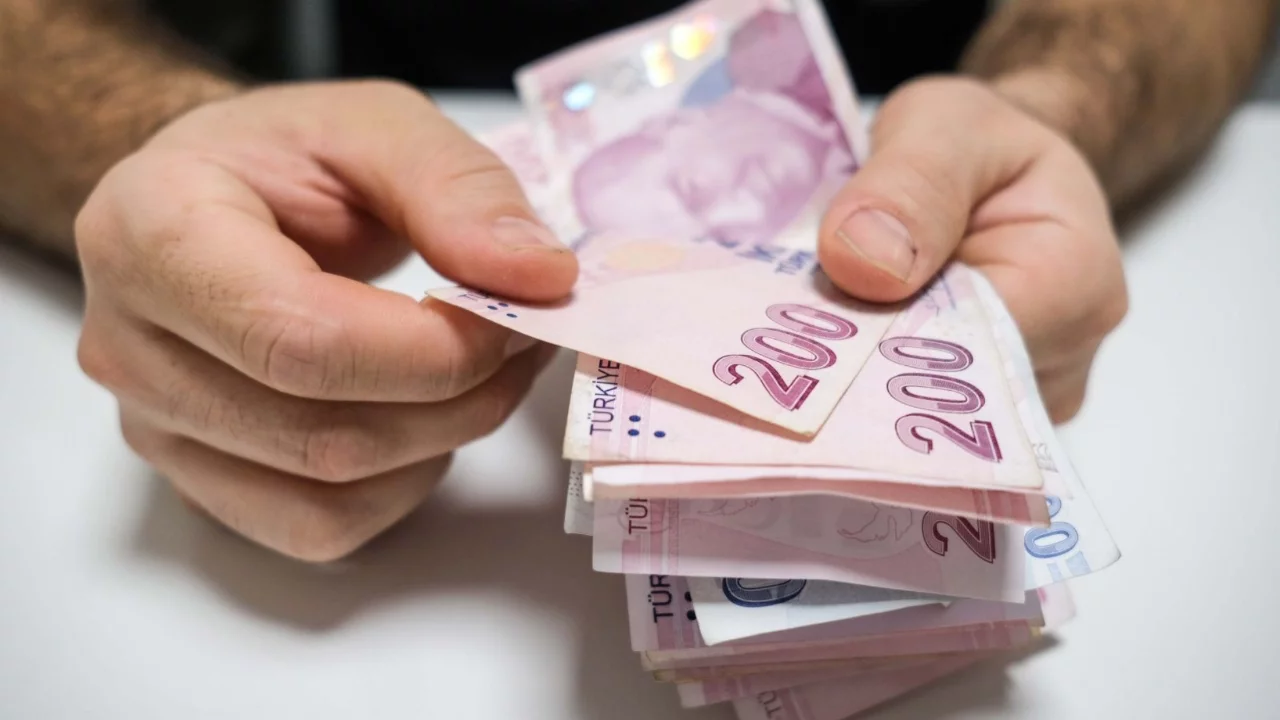 Mevduat faizi 3 yılın dibini gördü! Bankada parası olanlar dikkat