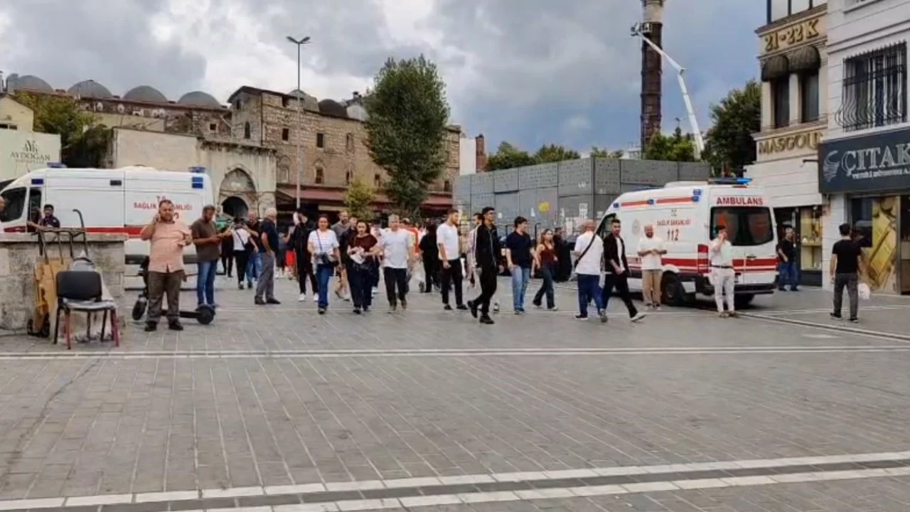 Fatih'te döviz bürosunda silahlı kavga: 2 ölü, 2 yaralı