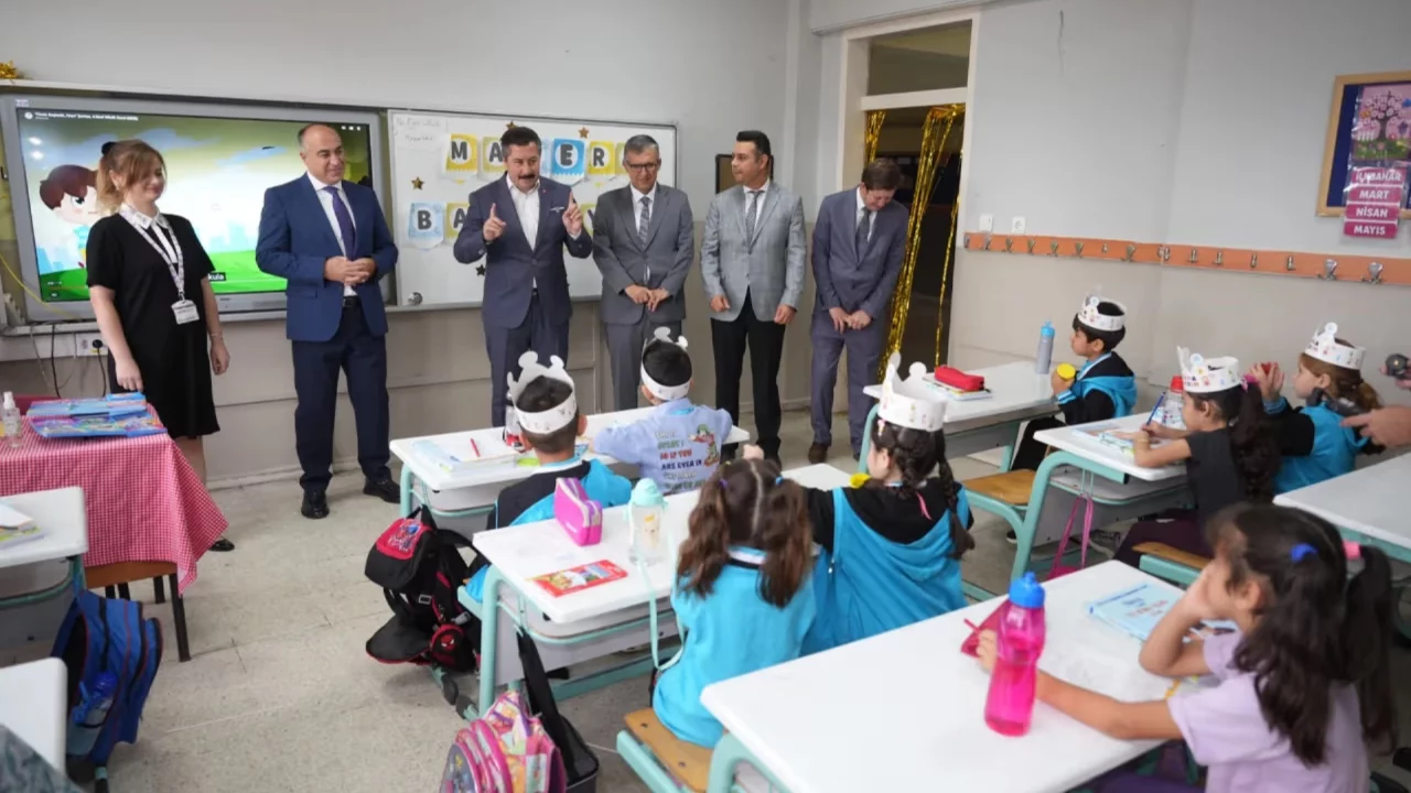 Yenişehir Belediye Başkanı Ercan Özel'den Tahirağa İlkokulu'na ziyaret