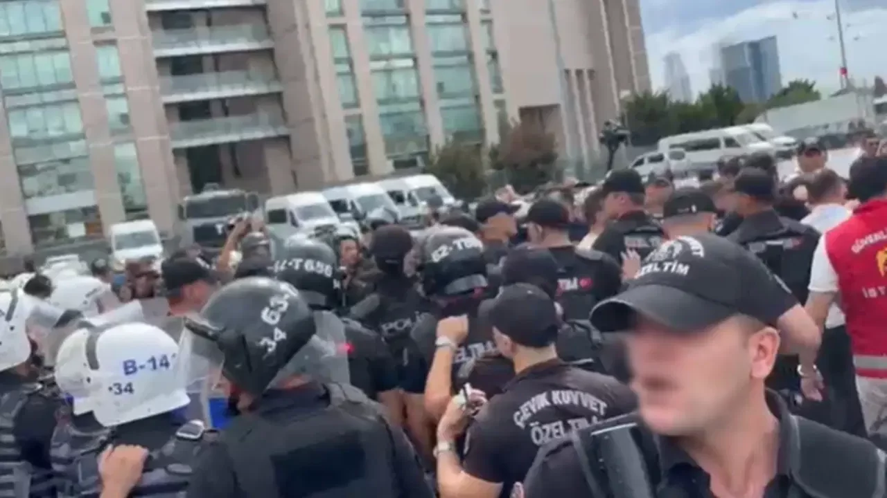 Çağlayan Adliyesi önünde polis müdahalesi: Çok sayıda gözaltı var