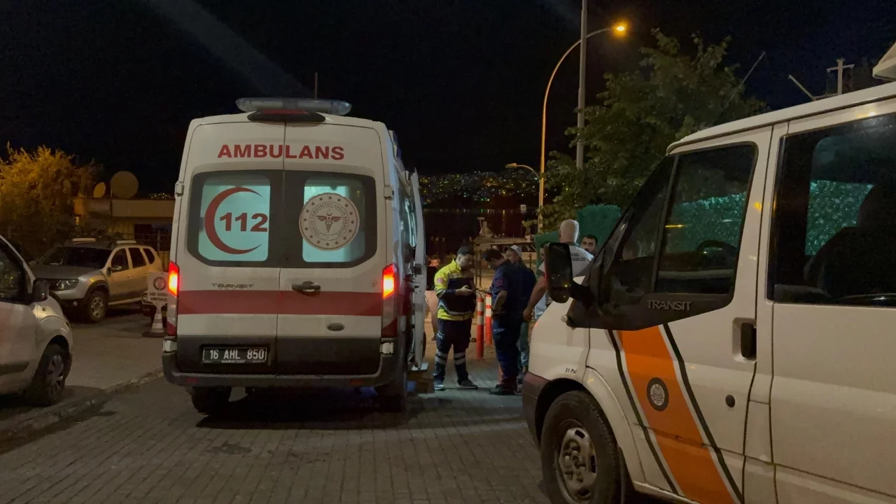 Bursa'da denize düşen üniversite öğrencisini ekipler kurtardı