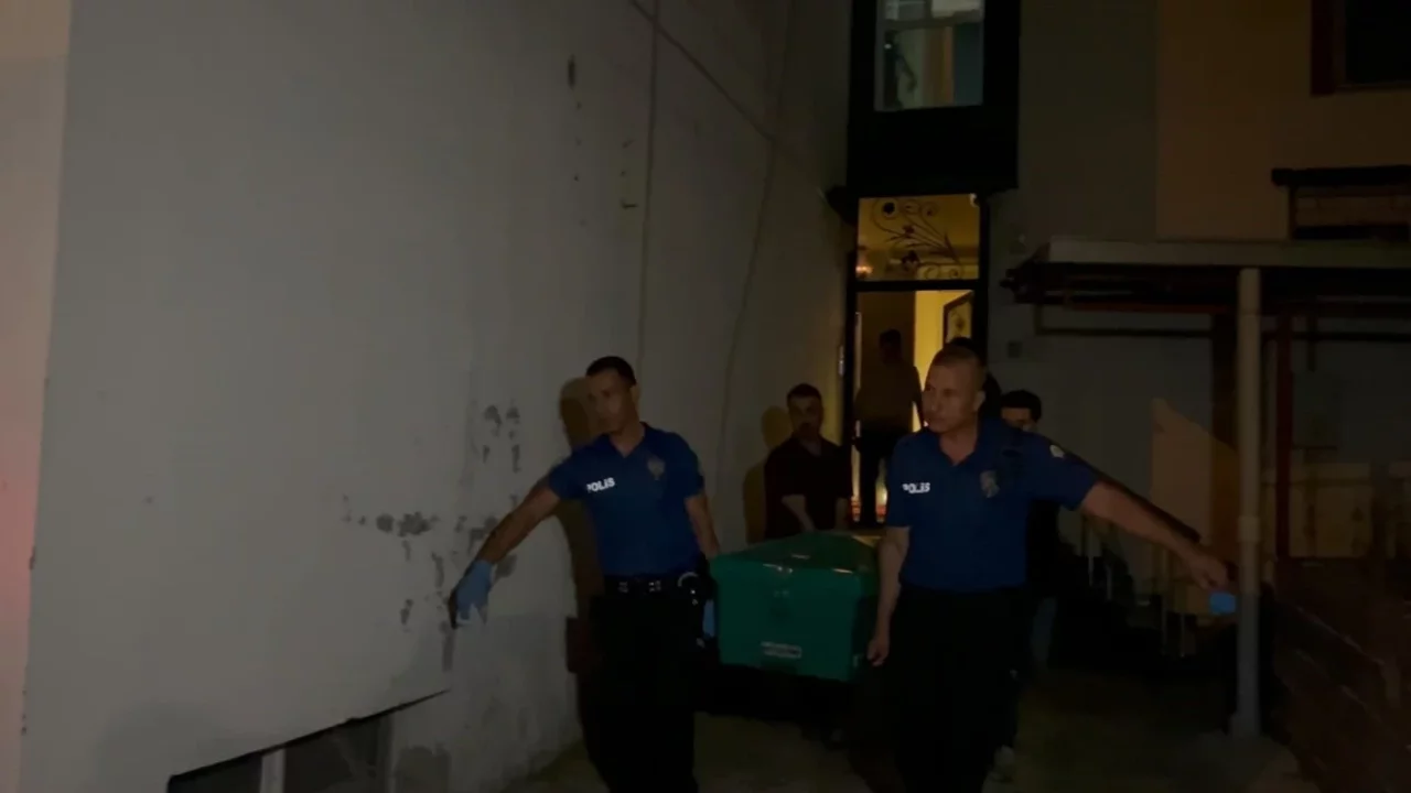 Eski eşini ve oğlunu vurup intihar etti