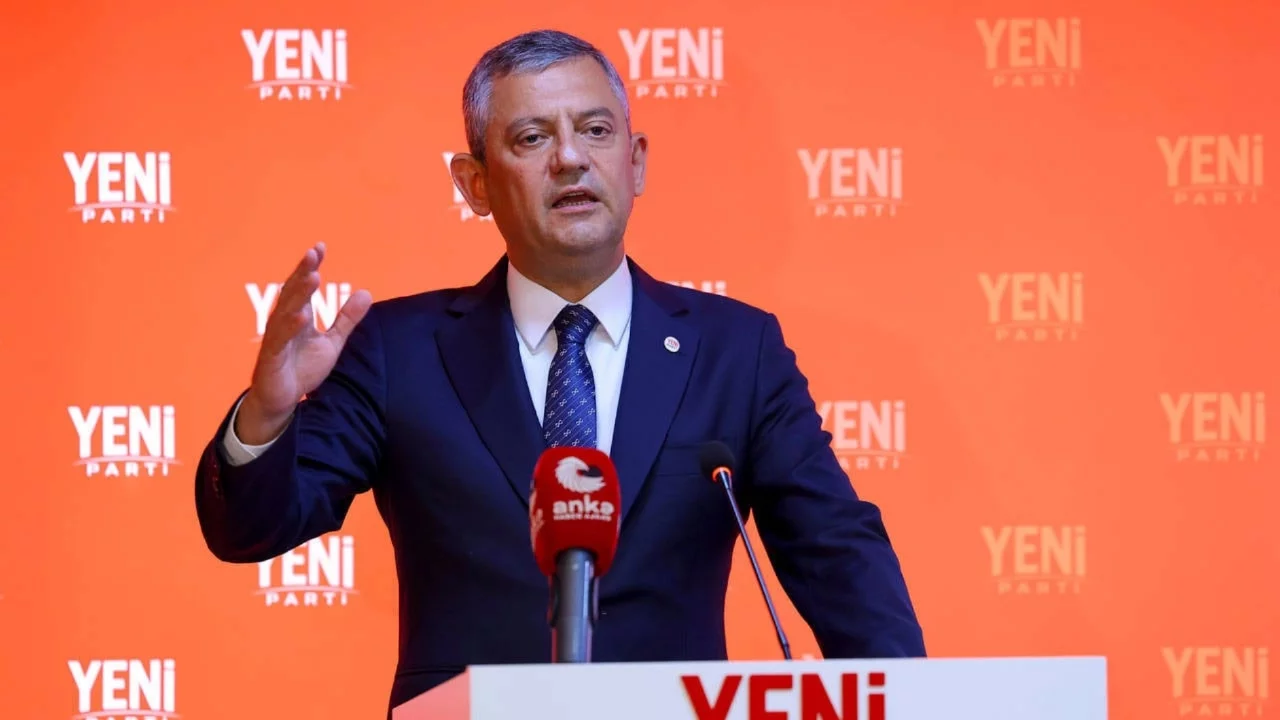 Özgür Özel'den LGBTİ+'ları hedef alan operasyona tepki: Adalet Bakanlığı'nın anayasayı yok saymas...