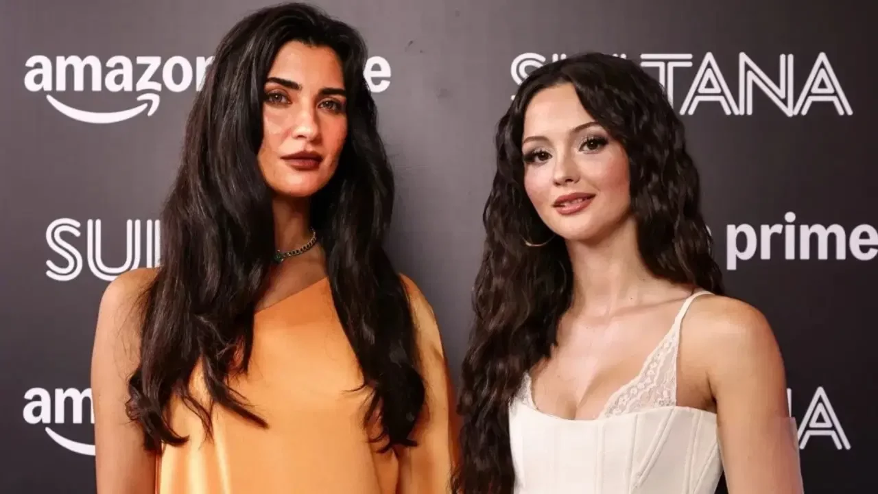 Tuba Büyüküstün ve Derya Pınar Ak'ın bakışması gündem oldu