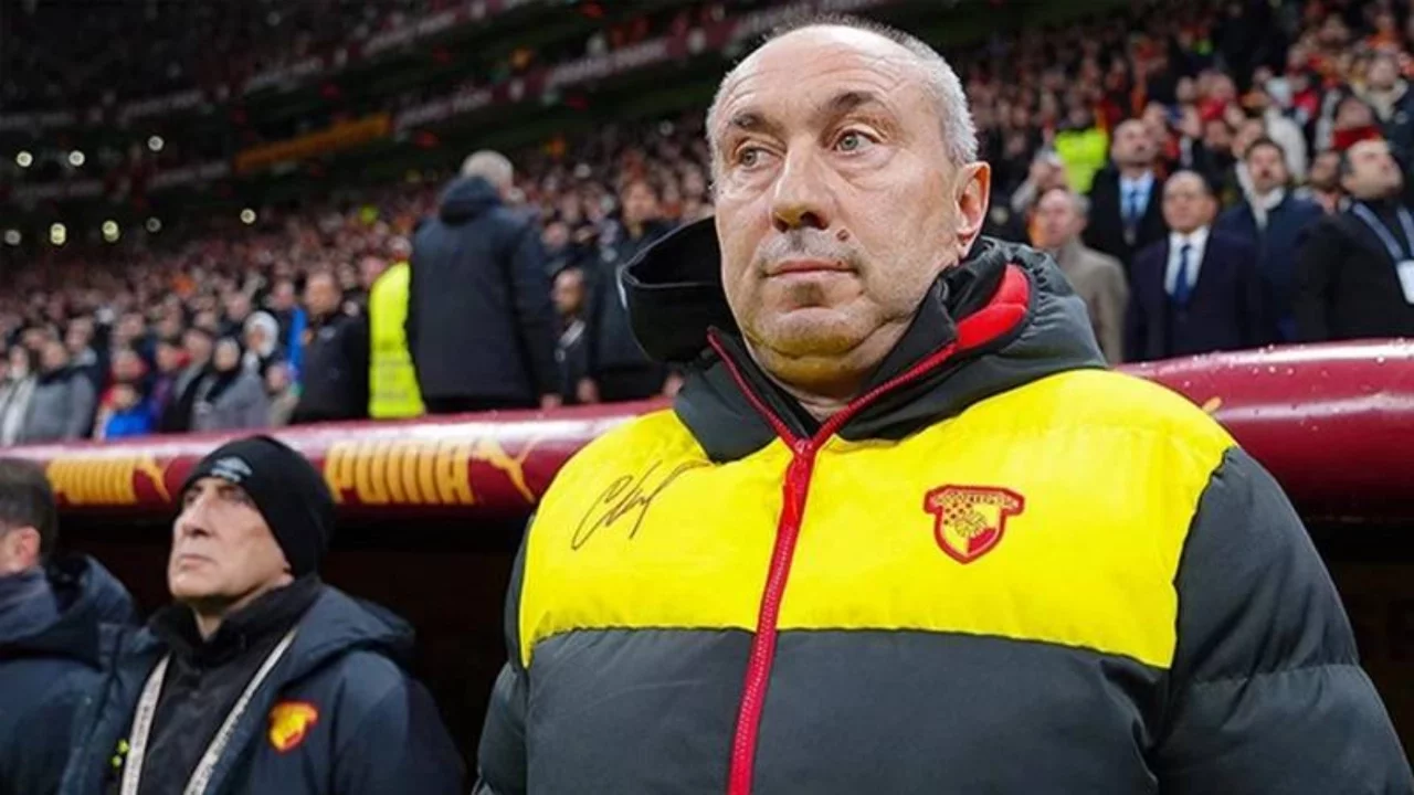 Göztepe, Stoilov'un sözleşmesini uzattı