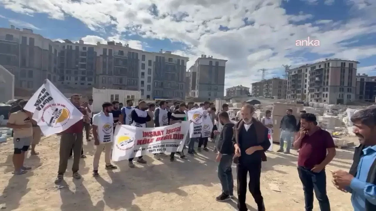 Arnavutköy Sazlıbosna'da inşaat işçilerinden eylem