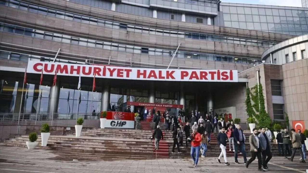 CHP'de genel başkanlık için 6 aday