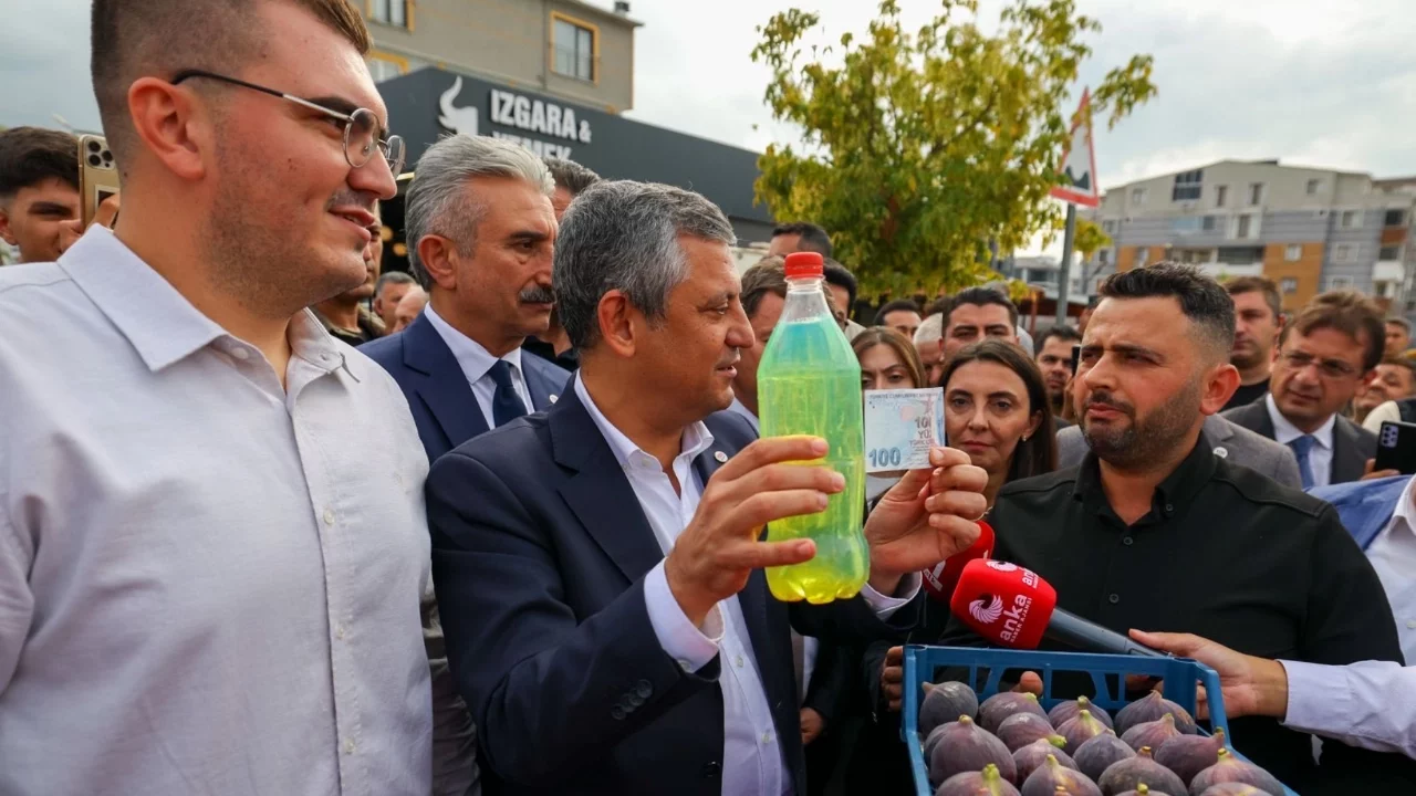 Özgür Özel Bursa'da incir üreticileriyle buluştu: "Mazot ÖTV'siz ve KDV'siz olmalı"