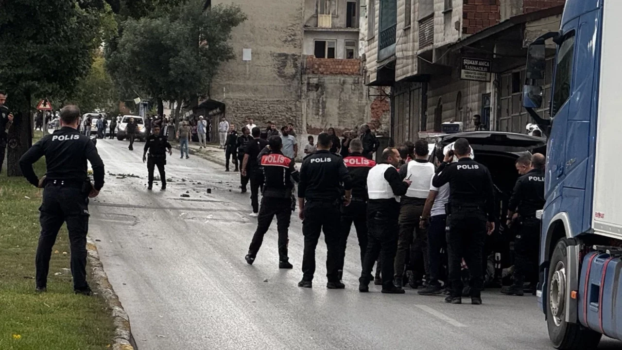 Erzurum'da 2 aile arasında silahlı çatışma! 1'i polis 12 yaralı