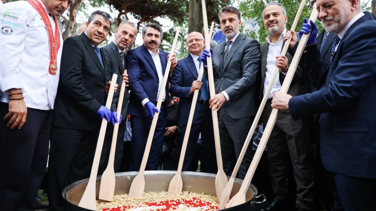 Bursa Gastronomi Festivali 'Fetheden Lezzetler' temasıyla başladı