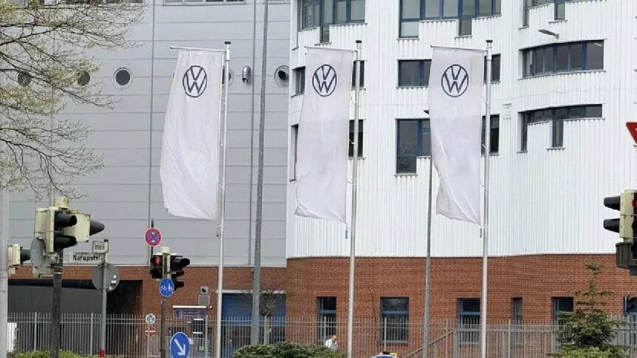Volkswagen'de Porsche kaynaklı kriz derinleşiyor