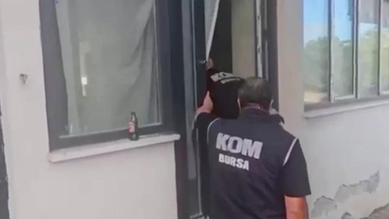 Bursa'da operasyon: 5 milyon 300 bin makaron ele geçirildi