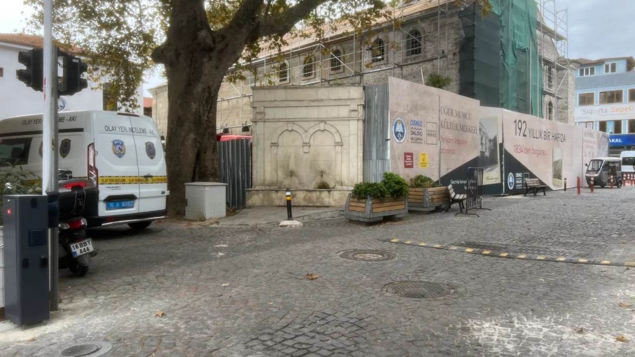 Bursa'da tarihi binanın restorasyonunda feci kaza! İşçi kolunu makineye kaptırdı