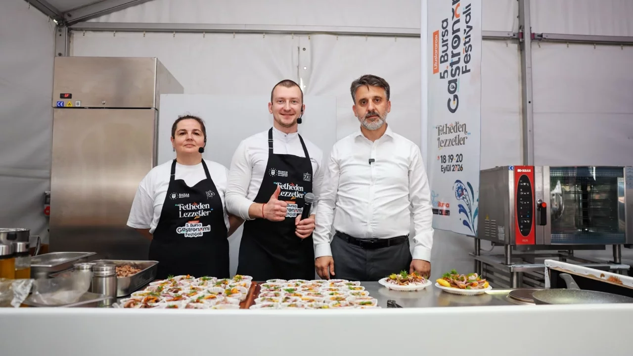 Kardeş şehirlerin yöresel lezzetleri Bursa'da buluştu