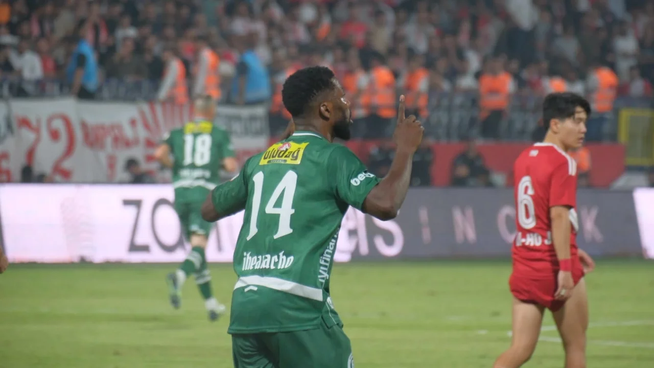 Bursaspor deplasmandan galibiyetle dönüyor!