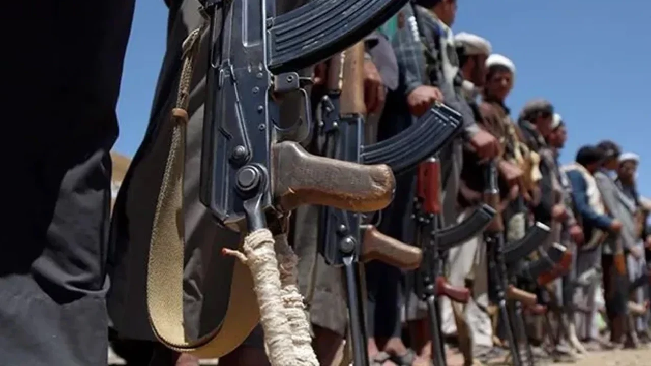 Yemen'de üst düzey Husi komutanı 6 korumasıyla öldürüldü