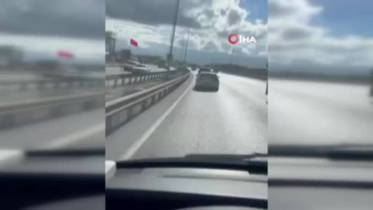 Siren, korna, anons... Ambulansın önünden dakikalarca çekilmedi!