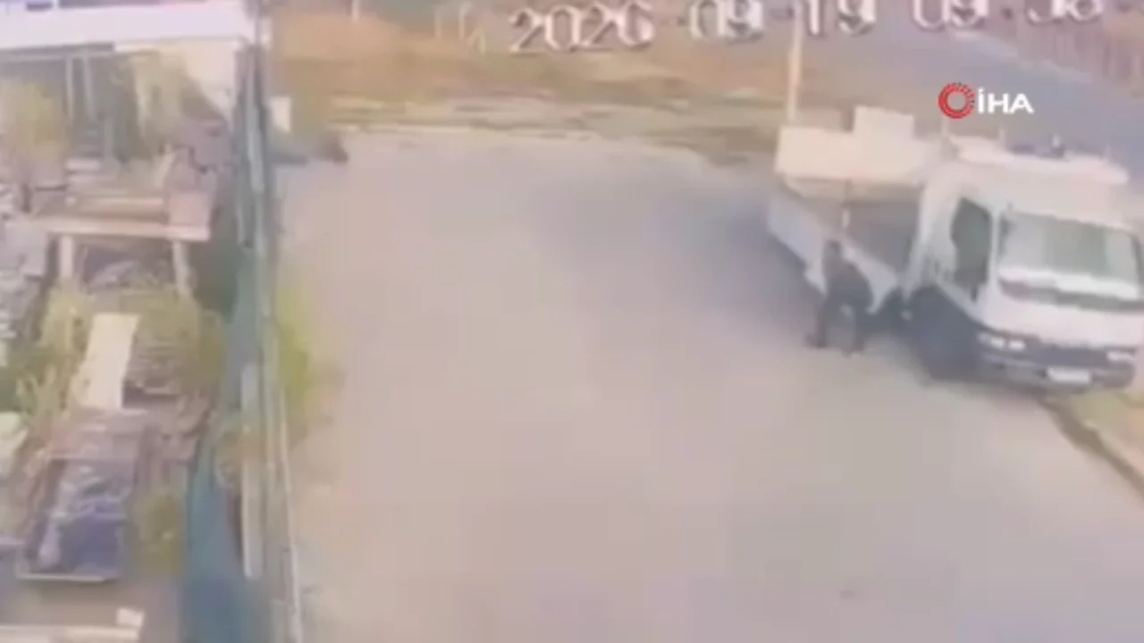 El frenini çekmediği kamyonetin altında kalan sürücü yaşamını yitirdi