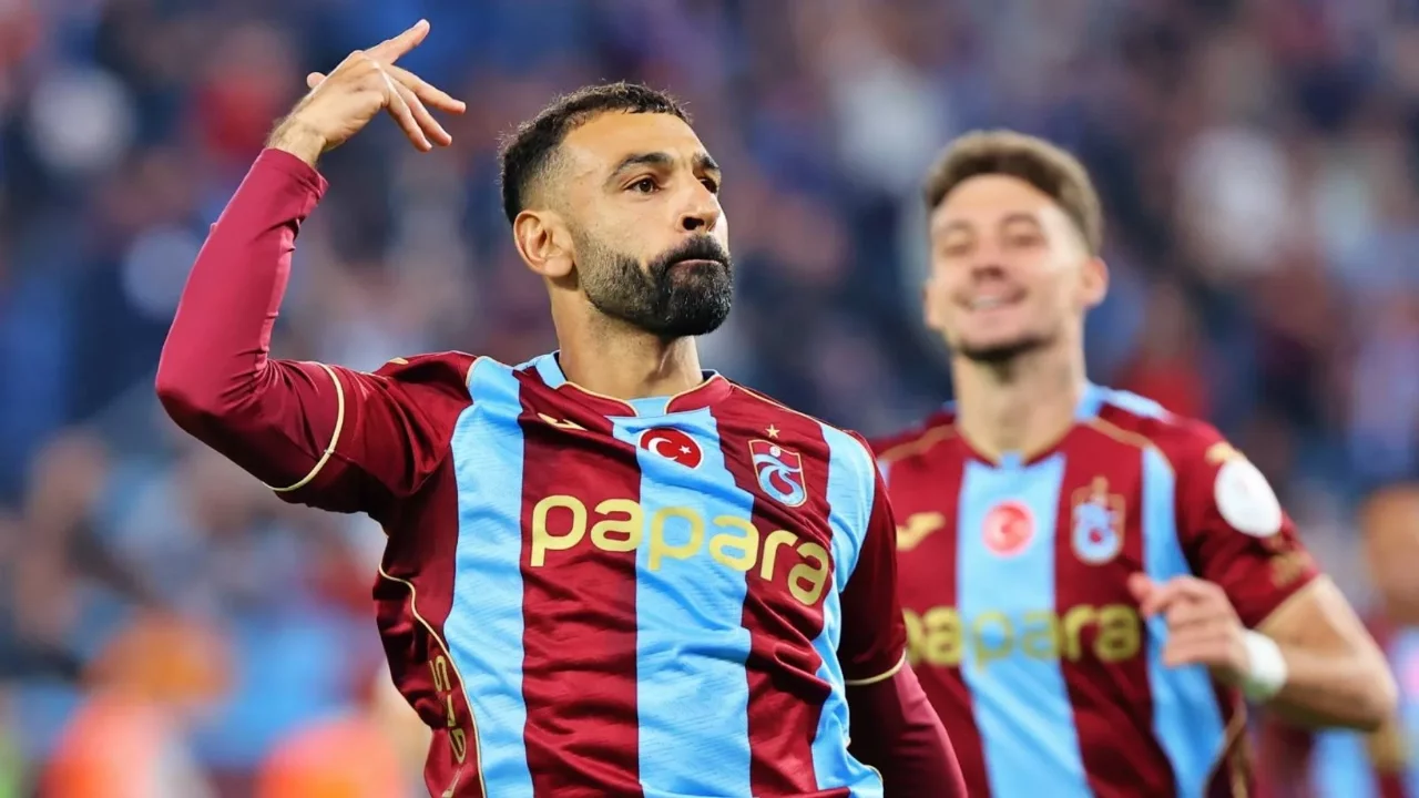 Galatasaray'a karşı hat-trick yapan Salah, Trabzonspor tarihine geçti