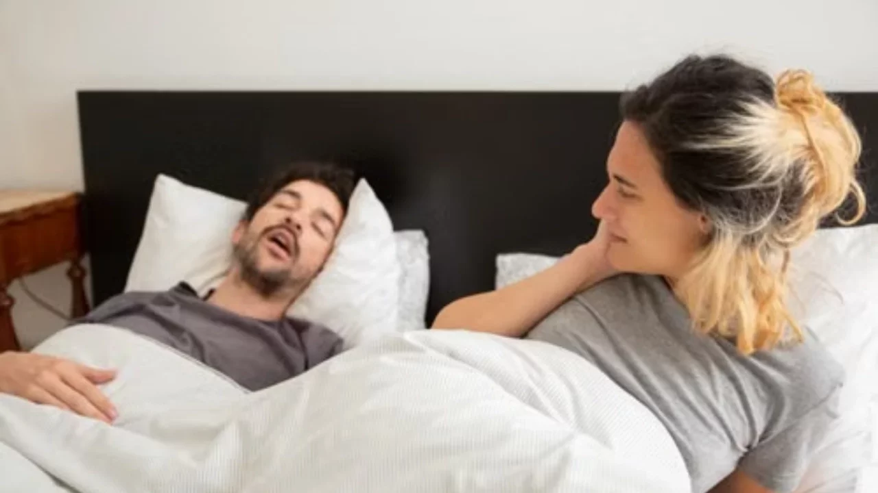 Horlayan bir partnerle uyumak sağlığınızı nasıl etkiliyor? Uzmanlar uyardı