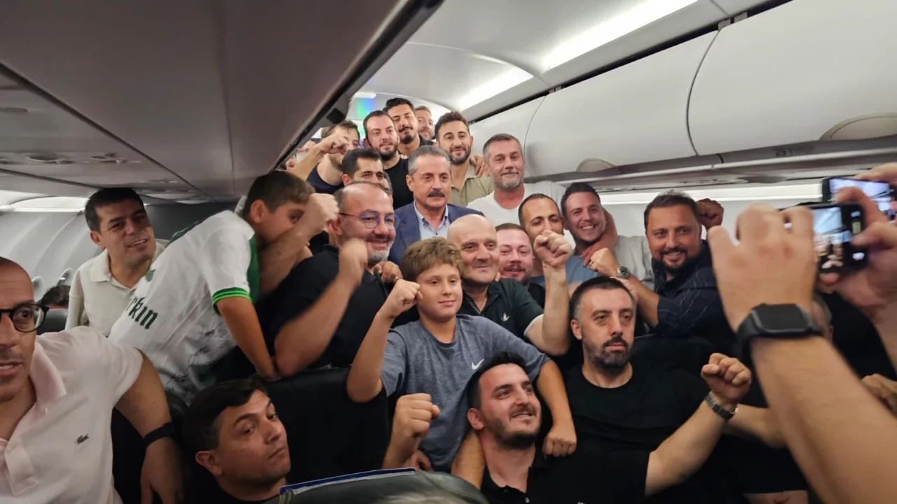 Milletvekili Çelik: "Bu takım için el birliği yapmak hepimizin görevi"