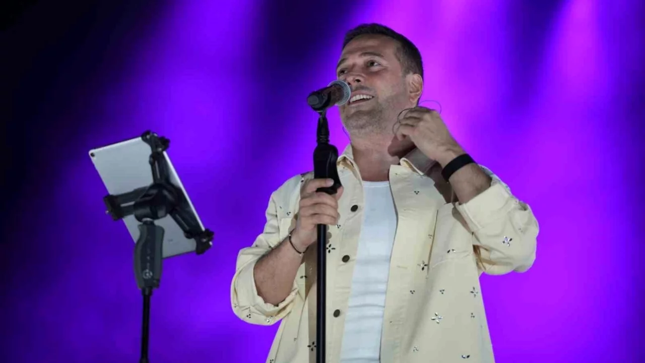 Oğuzhan Koç'tan izleyicisine sert tepki: 'Buranın ağası sen misin?'