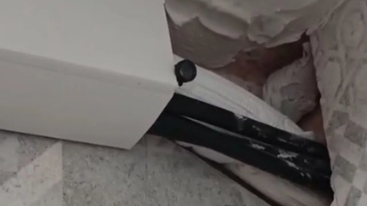 Zayıflama merkezinin duşunda gizli kamera bulundu