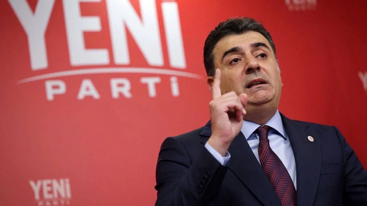 Özgür Özel'in konuşmasının CHP sitesinden silinmesine YENİ Parti'den tepki geldi