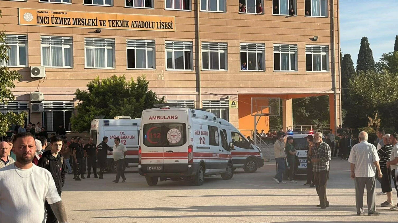 Manisa'da okula silahlı saldırı: Çok sayıda kişi yaralandı, saldırgan gözaltına alındı