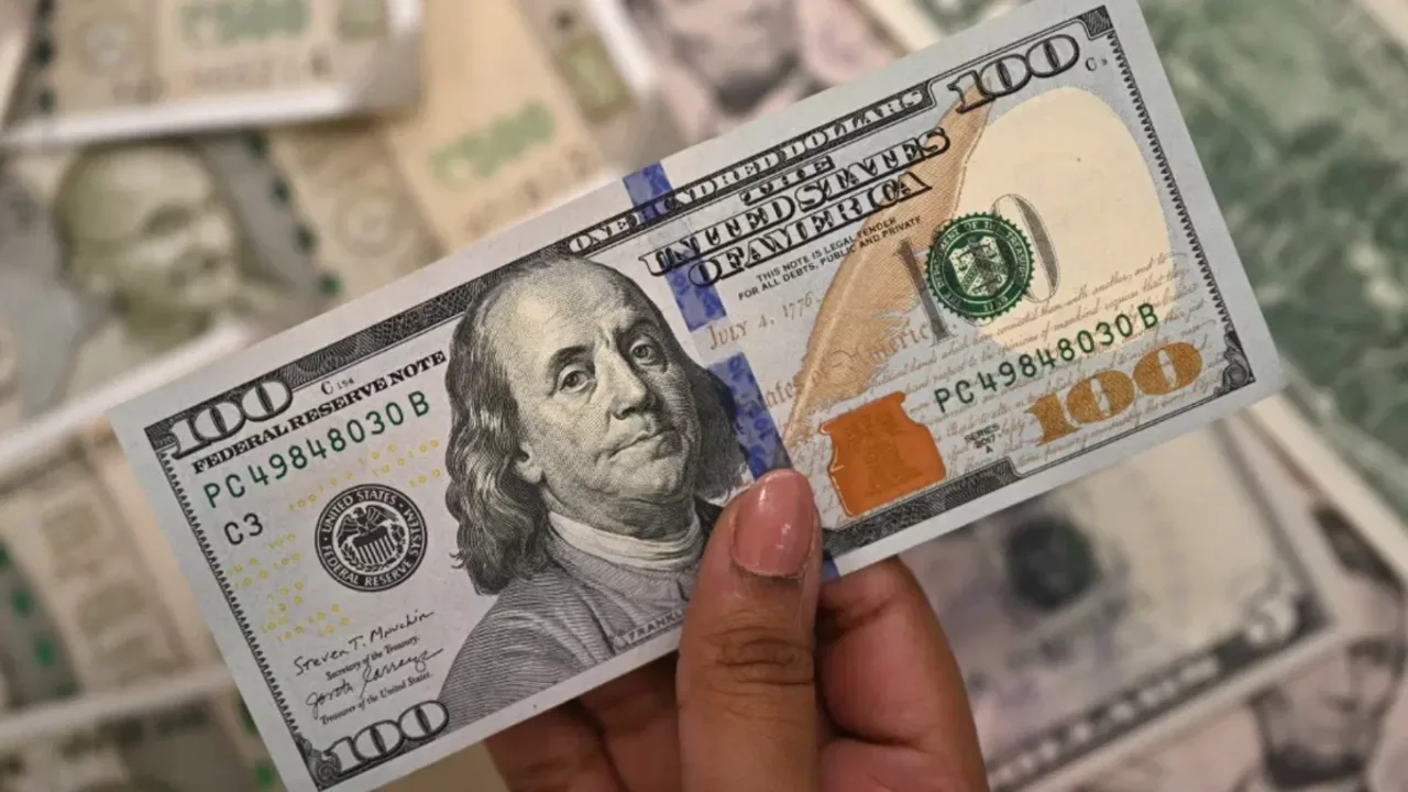 Dolar, Fed'in faiz artırımıyla güçlü kaldı