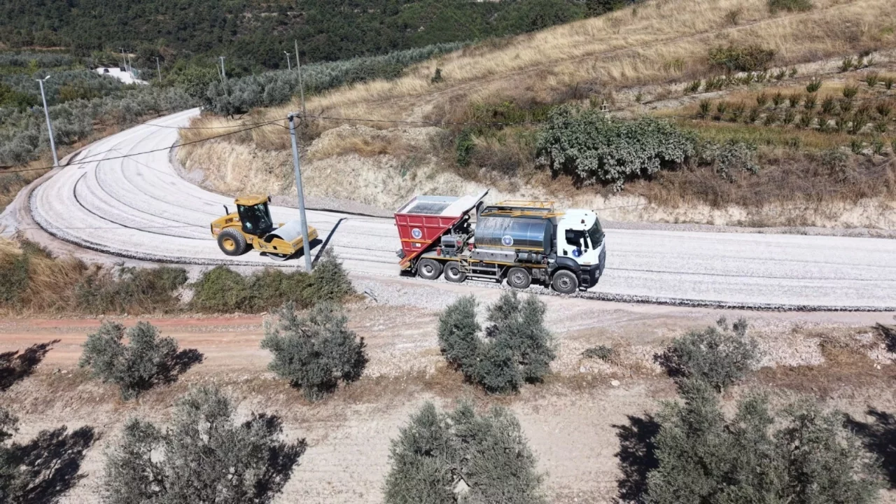 Büyükşehir Kestel'de 4 mahallenin yollarını yeniledi