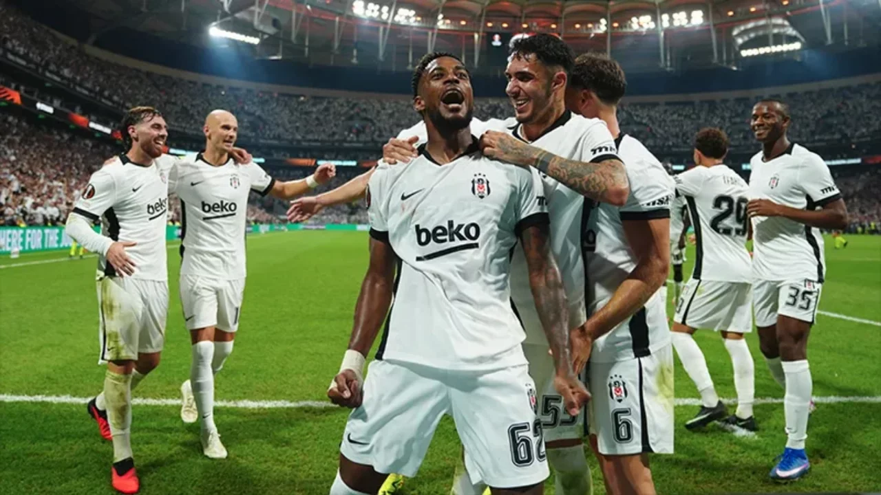 Beşiktaş'ın üç yıldızı için transfer iddiası