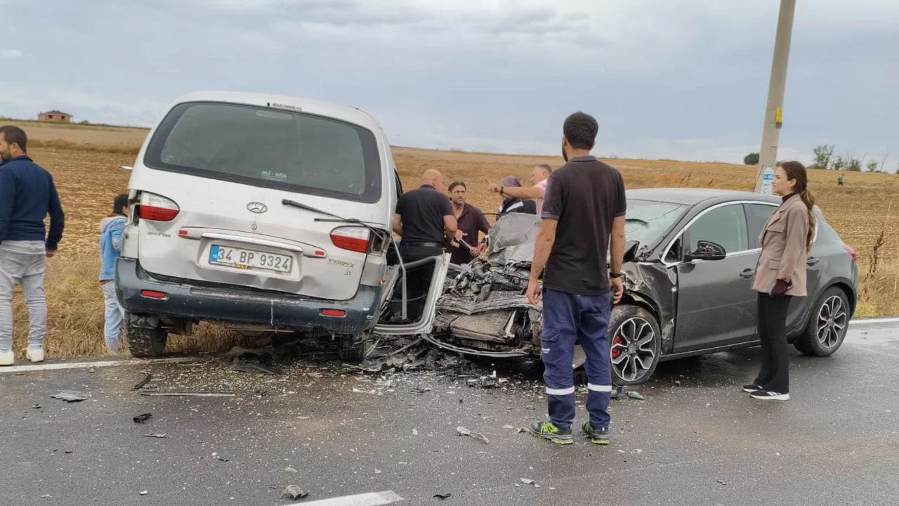 Tekirdağ'da trafik kazası: 2'si çocuk çok sayıda yaralı