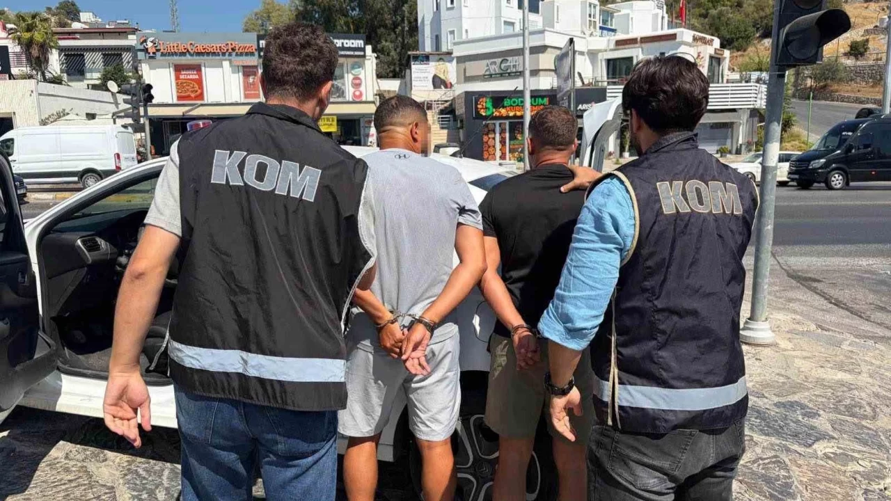 Muğla'da kırmızı bültenle aranan şüpheli sahte kimlikle yakalandı