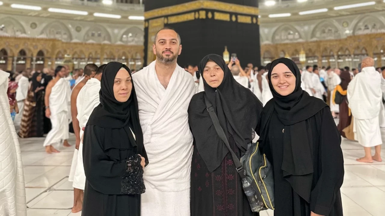Umre için gittiler, mahkemelik oldular! 8 aydır Suudi Arabistan'dan dönemiyorlar