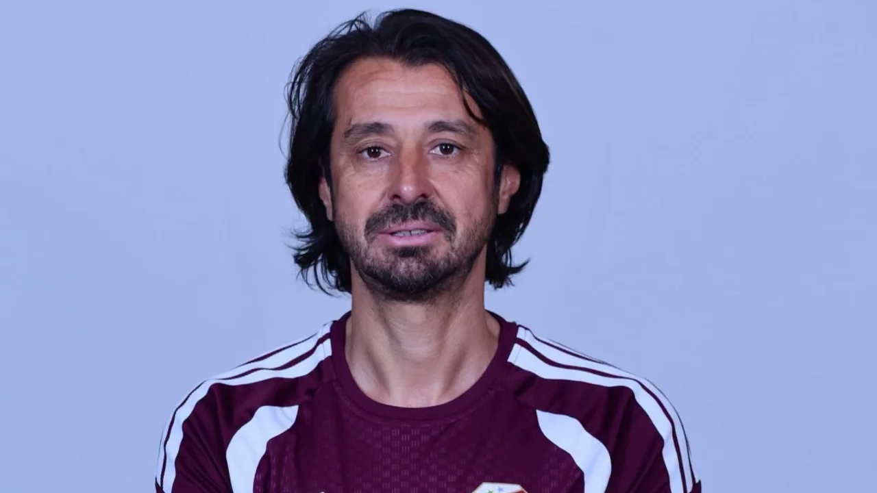 İnegölspor Güven Varol ile yollarını ayırdı