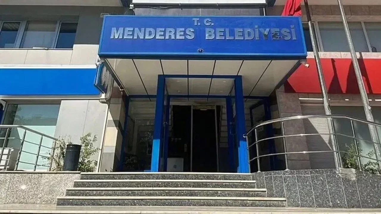 Menderes Belediyesi'ne ikinci dalga operasyon