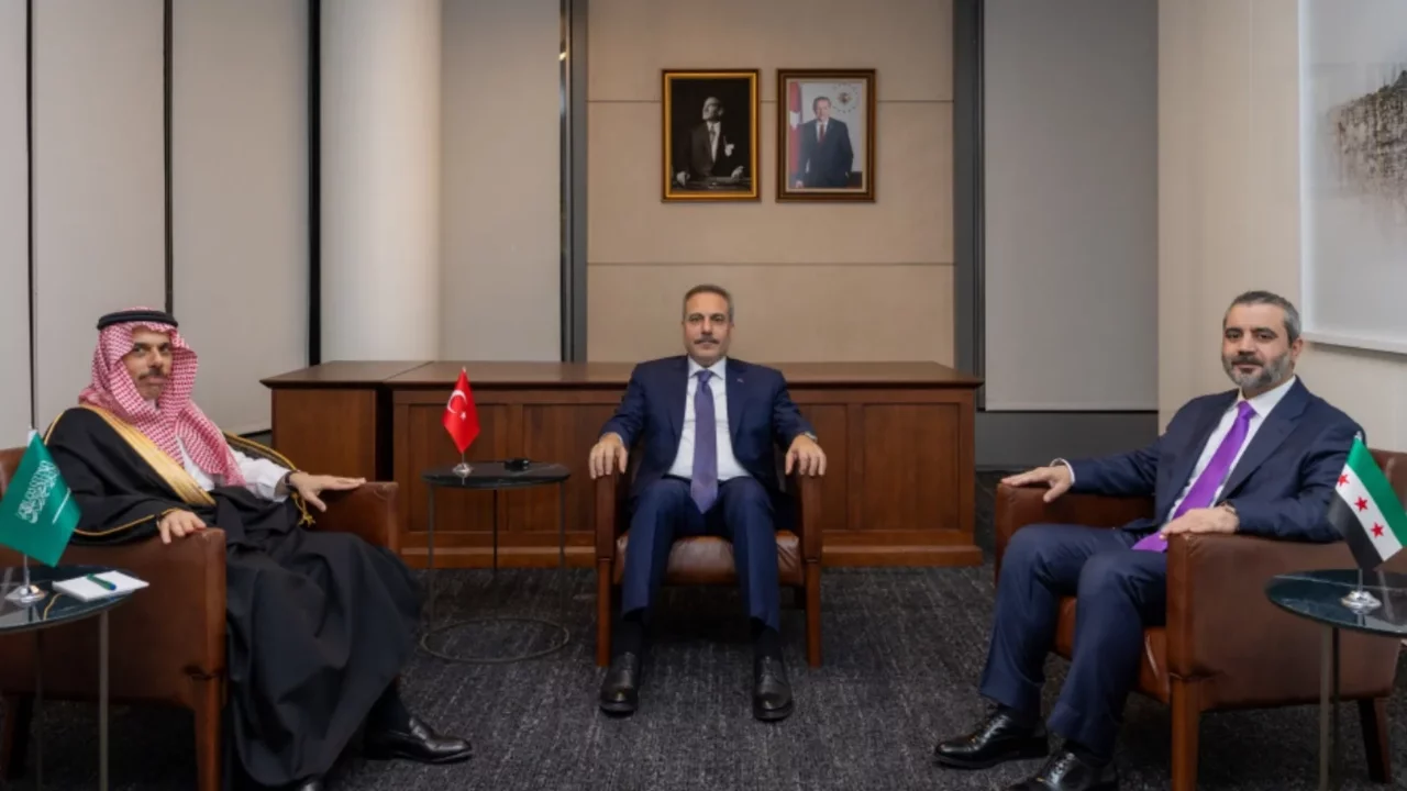 Bakan Fidan, New York'ta Suriye ve Suudi Arabistan dışişleri bakanlarıyla bir araya geldi