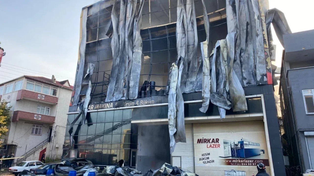 7 kişinin öldüğü fabrika yangını davasında keşif gerginliği