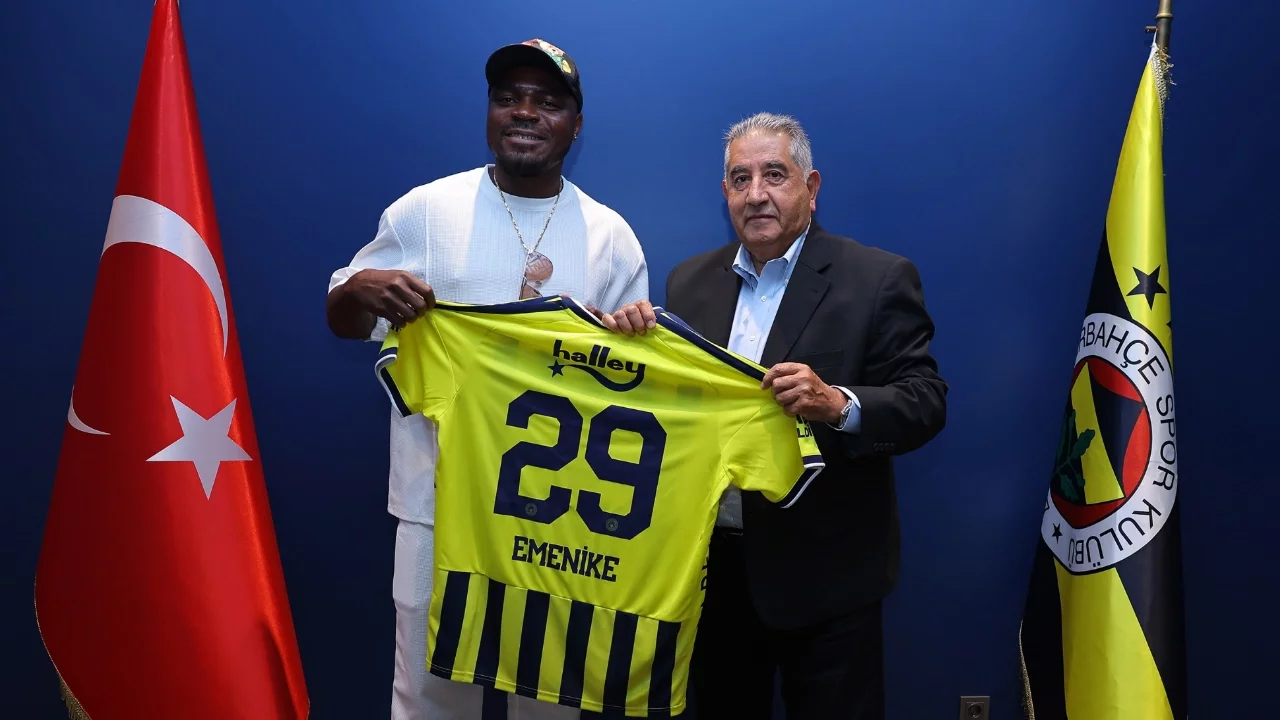 Emenike'den, Fenerbahçe'ye ziyaret