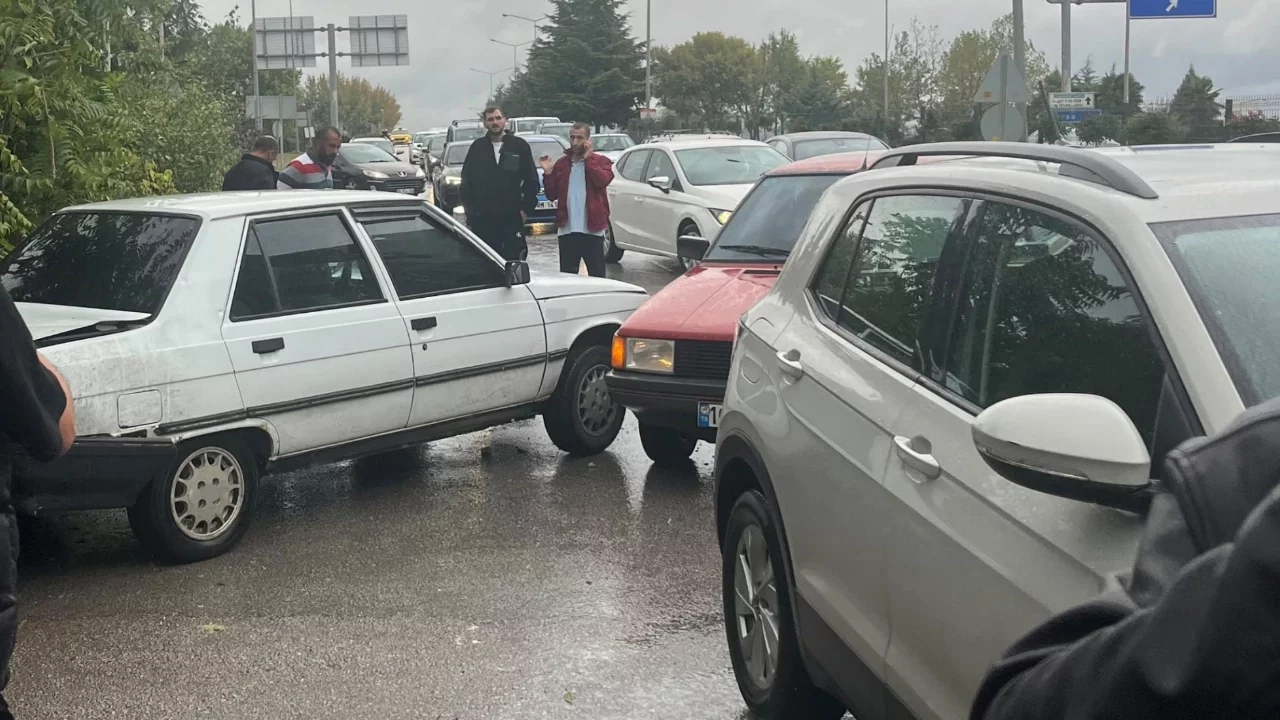 Bursa'da zincirleme kaza: 2 yaralı