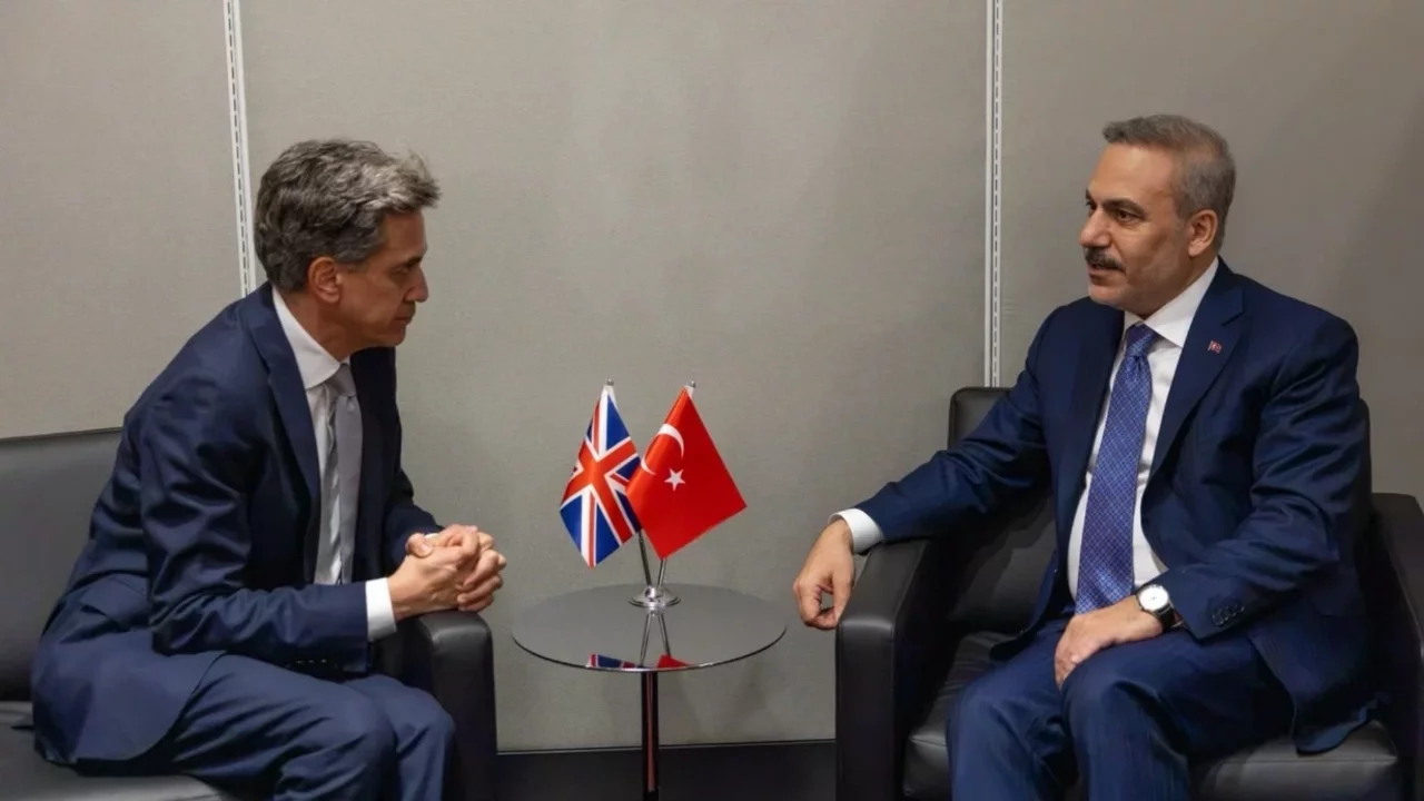 Dışişleri Bakanı Fidan, İngiliz mevkidaşıyla görüştü
