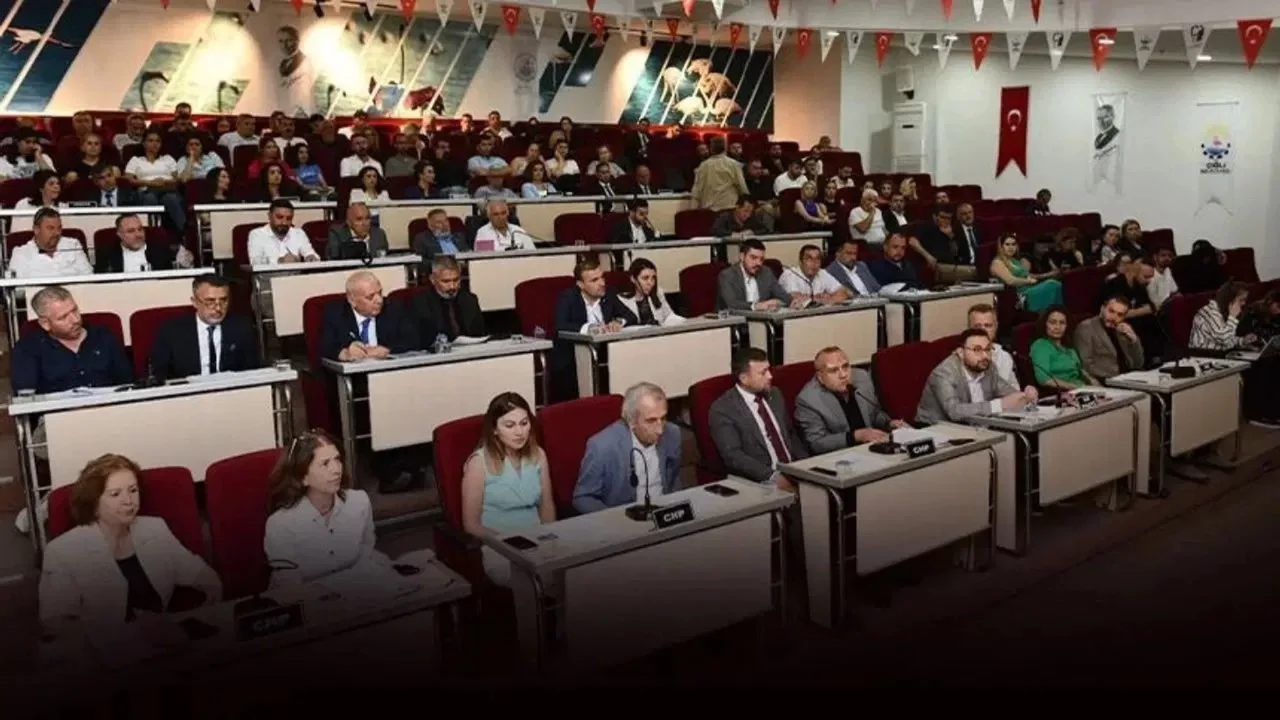Çiğli Belediyesi'nde 'AK Parti' iddiası ortak açıklamayla yalanlandı