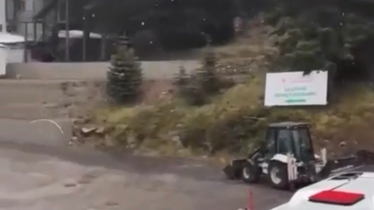 Bursa Uludağ'a sezonun ilk karı yağdı